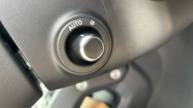 Land Rover Defender 3.0 D350 X-Dynamic HSE 90 3dr Auto Diesel Estate - Image 36